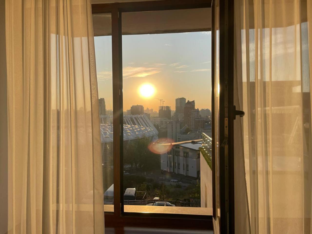 קייב Royal Olympic Hotel מראה חיצוני תמונה